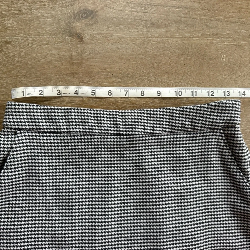 ✝️ A&F | Classic Houndstooth Mini Skirt - Picture 7 of 11